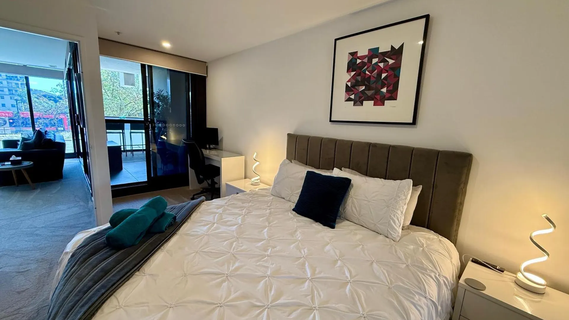 Midnight Luxe 1Br 1Bath Apartment 104 In The Heart Of Braddon Pool Sauna Secure Parking Wine Wifi Canberra